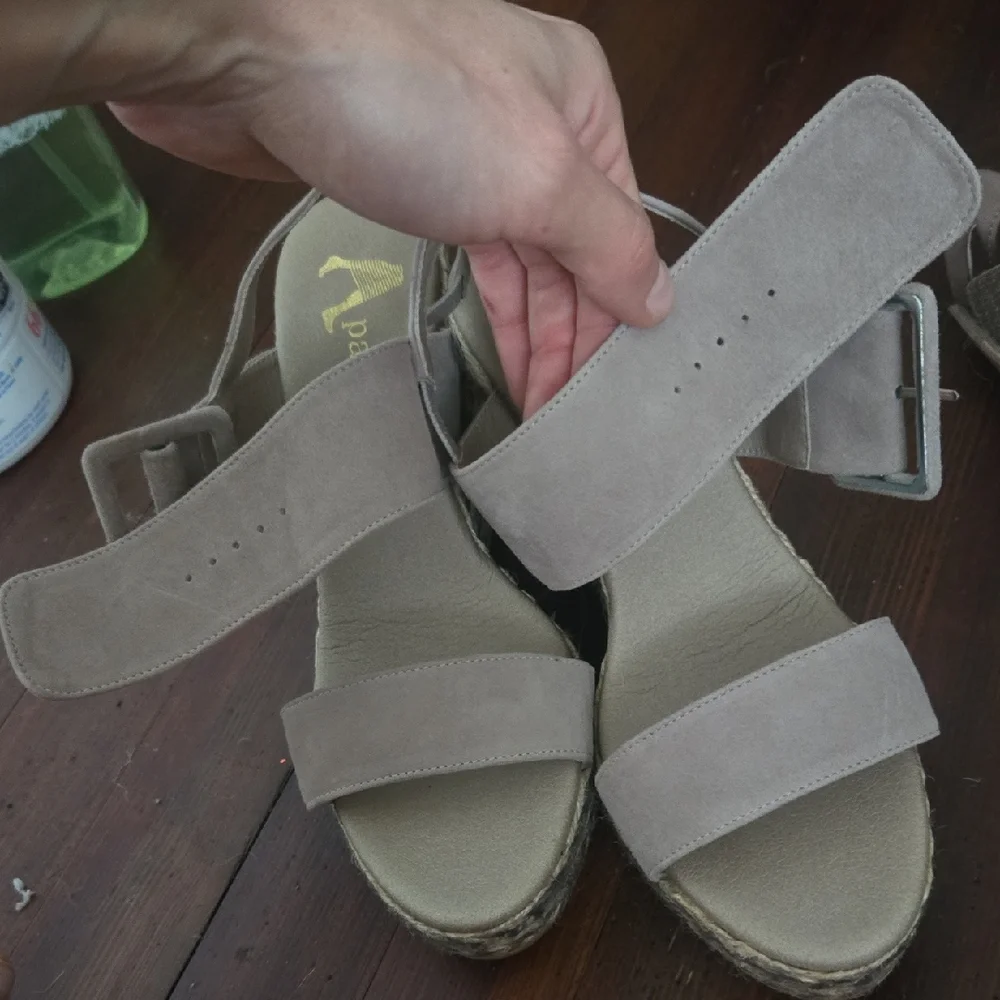 Tan Espadrilles with Classic Style - Picture 1 of 7